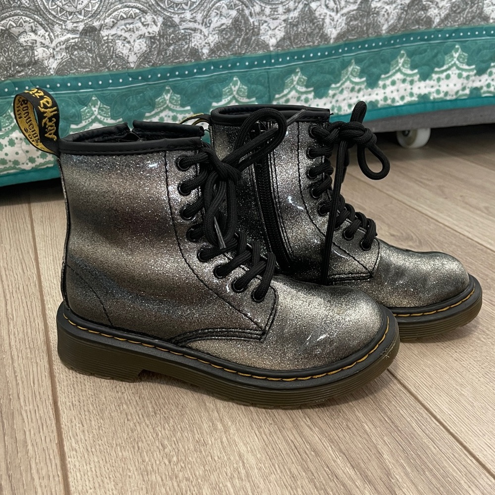LIKE-NEW! Dr. Martens 1460 Glittery Girls Boots
